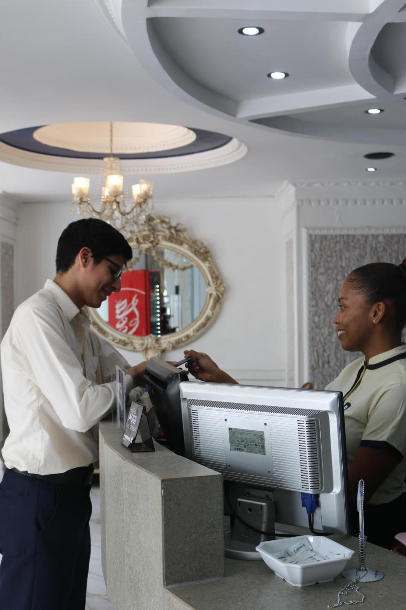 Hotel Presidente Internacional Guayaquil Buitenkant foto